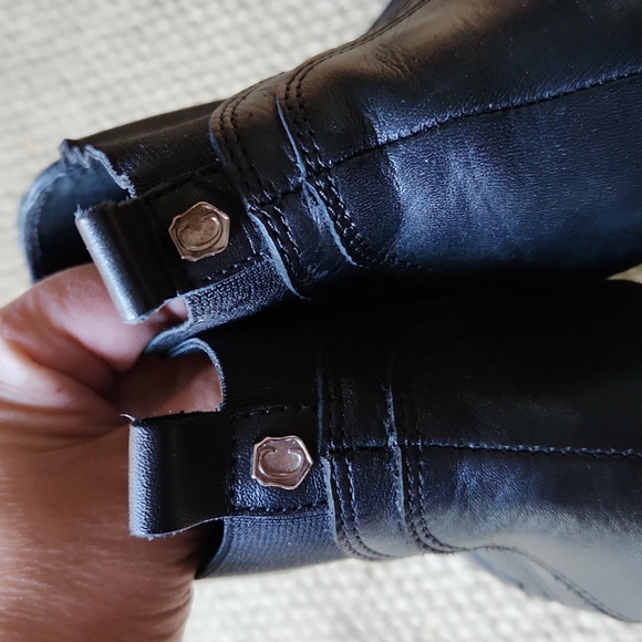 Chelsea Boots - Picture 9 of 9